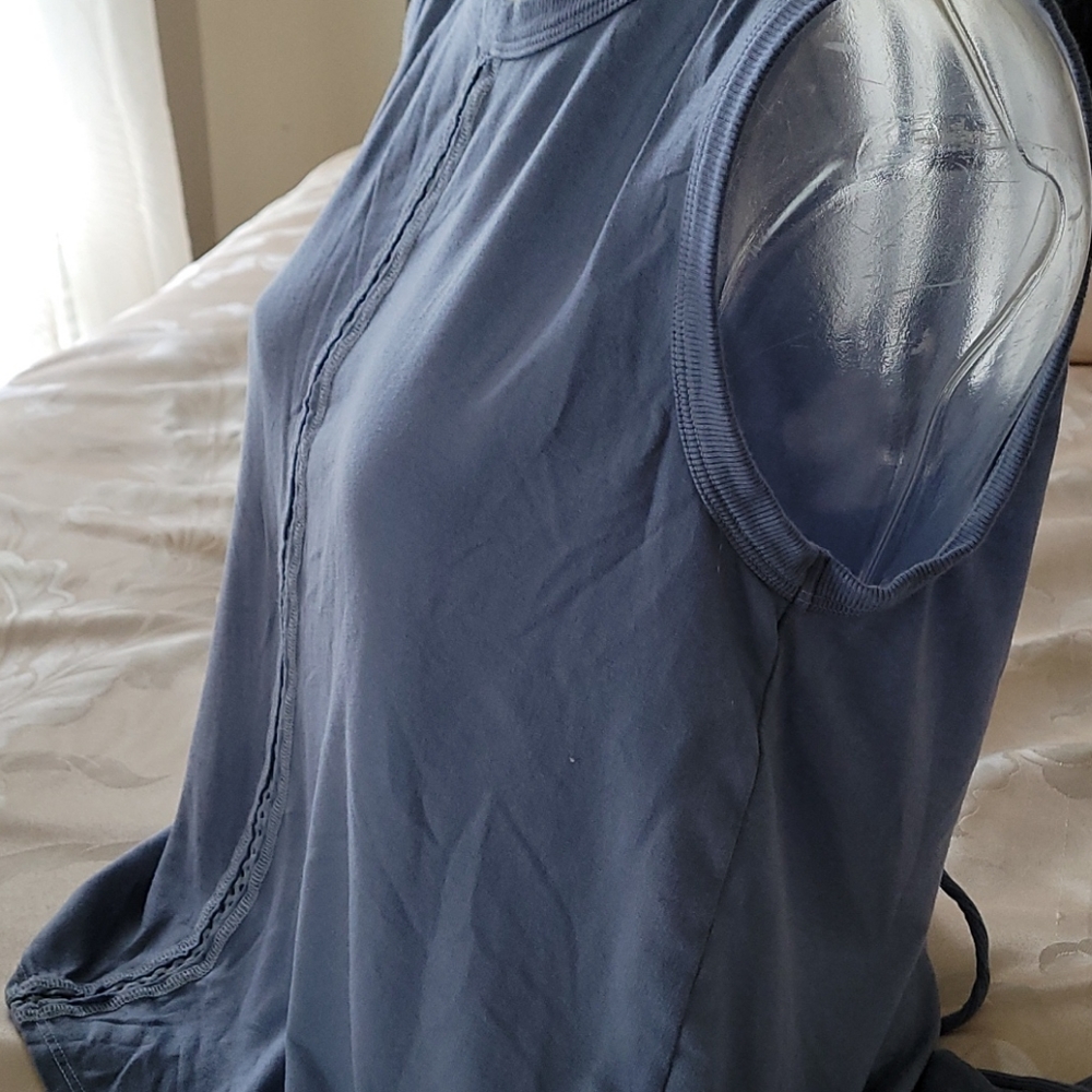 Top - Picture 3 of 7